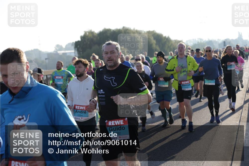 03.10.2025 - Köhlbrandbrückenlauf Jannik Wohlers http://msf.ph/oto/9061014 03.10.2025 09:22:51 Position 3 1760, 2153, 2254, 2392 meine-sportfotos.de