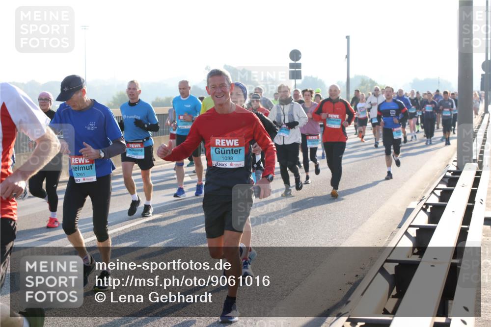03.10.2025 - Köhlbrandbrückenlauf Lena Gebhardt http://msf.ph/oto/9061016 03.10.2025 09:19:33 Position 1 3261, 1038 meine-sportfotos.de