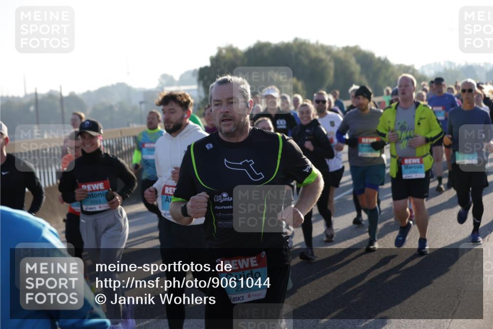 03.10.2025 - Köhlbrandbrückenlauf Jannik Wohlers http://msf.ph/oto/9061044 03.10.2025 09:22:51 Position 3 2293, 2392, 00 meine-sportfotos.de