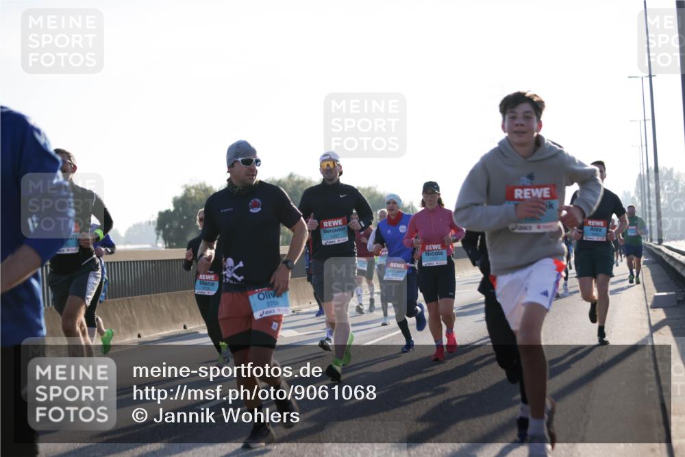 03.10.2025 - Köhlbrandbrückenlauf Jannik Wohlers http://msf.ph/oto/9061068 03.10.2025 09:14:59 Position 3 12, 17, 2750, 1207 meine-sportfotos.de