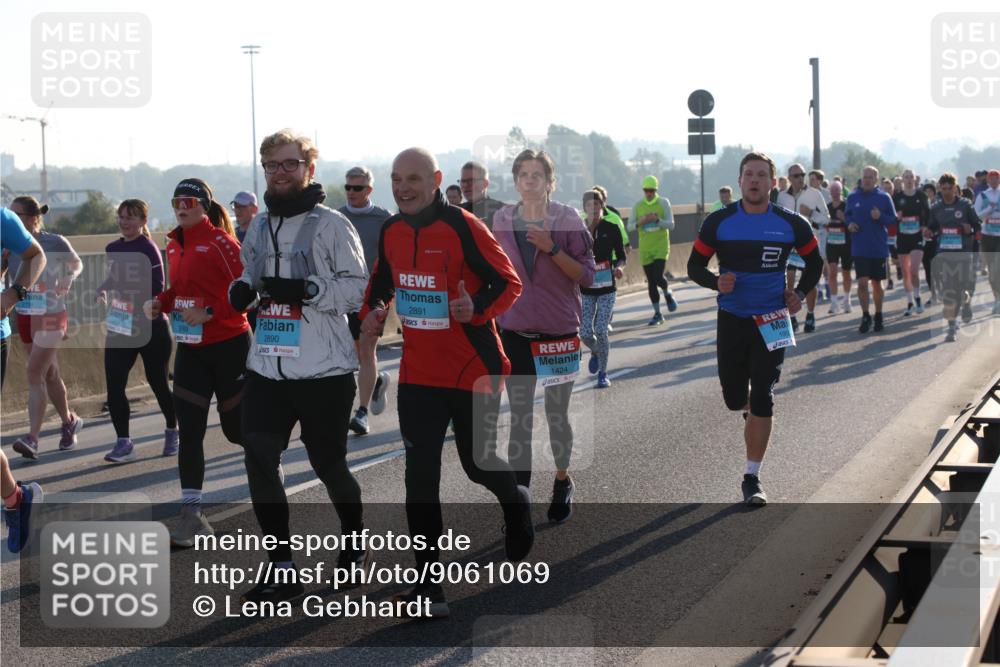 03.10.2025 - Köhlbrandbrückenlauf Lena Gebhardt http://msf.ph/oto/9061069 03.10.2025 09:19:35 Position 1 3189, 2890, 2891, 1424 meine-sportfotos.de