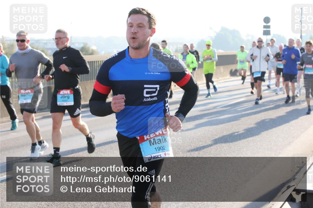 03.10.2025 - Köhlbrandbrückenlauf Lena Gebhardt http://msf.ph/oto/9061141 03.10.2025 09:19:37 Position 1 3683, 1902 meine-sportfotos.de
