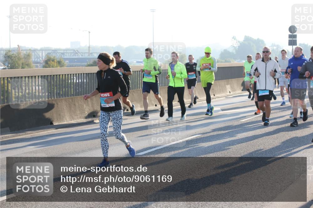 03.10.2025 - Köhlbrandbrückenlauf Lena Gebhardt http://msf.ph/oto/9061169 03.10.2025 09:19:38 Position 1  meine-sportfotos.de