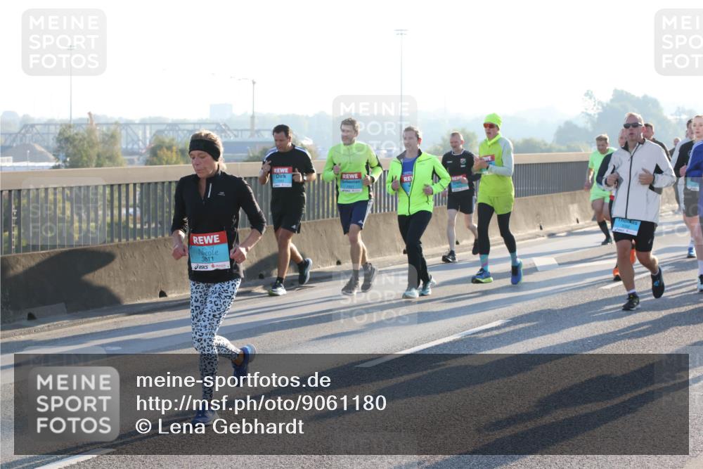 03.10.2025 - Köhlbrandbrückenlauf Lena Gebhardt http://msf.ph/oto/9061180 03.10.2025 09:19:39 Position 1 3811 meine-sportfotos.de