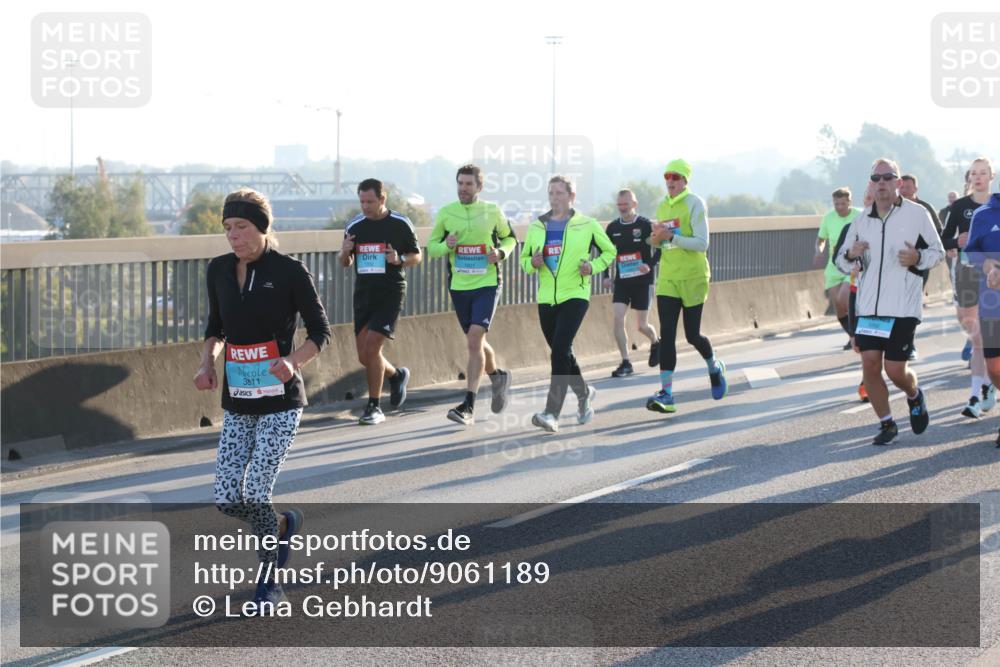 03.10.2025 - Köhlbrandbrückenlauf Lena Gebhardt http://msf.ph/oto/9061189 03.10.2025 09:19:39 Position 1 3811 meine-sportfotos.de