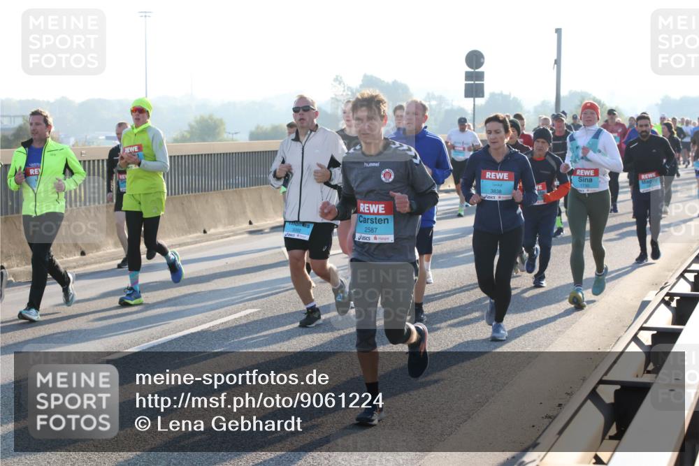 03.10.2025 - Köhlbrandbrückenlauf Lena Gebhardt http://msf.ph/oto/9061224 03.10.2025 09:19:39 Position 1 3392, 2587, 3838, 1730 meine-sportfotos.de