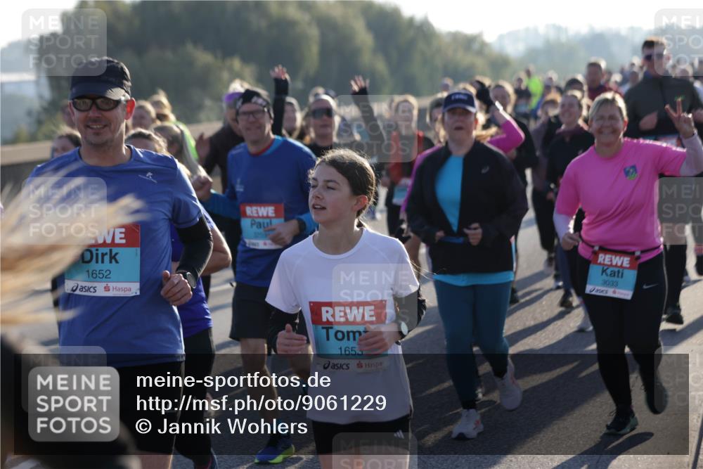 03.10.2025 - Köhlbrandbrückenlauf Jannik Wohlers http://msf.ph/oto/9061229 03.10.2025 09:22:55 Position 3 1652, 3250, 1655, 3033 meine-sportfotos.de