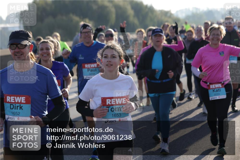 03.10.2025 - Köhlbrandbrückenlauf Jannik Wohlers http://msf.ph/oto/9061238 03.10.2025 09:22:55 Position 3 1652, 3259, 1653, 3033 meine-sportfotos.de