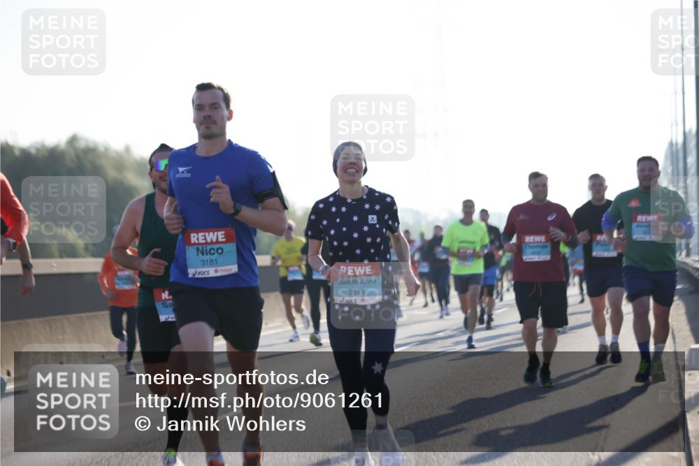 03.10.2025 - Köhlbrandbrückenlauf Jannik Wohlers http://msf.ph/oto/9061261 03.10.2025 09:15:03 Position 3 3181, 2979 meine-sportfotos.de