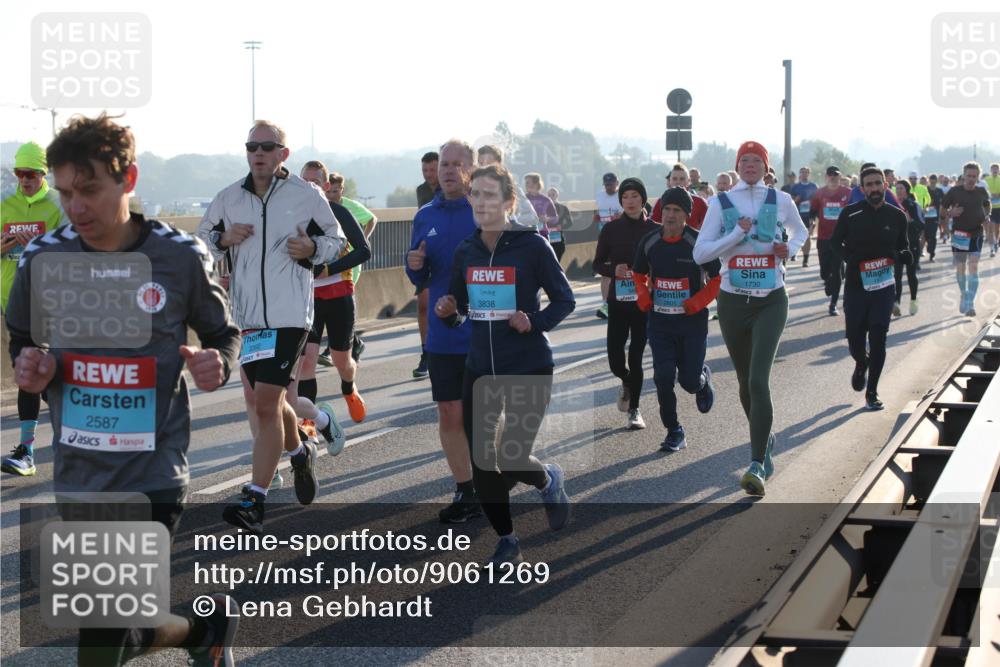 03.10.2025 - Köhlbrandbrückenlauf Lena Gebhardt http://msf.ph/oto/9061269 03.10.2025 09:19:40 Position 1 2587, 3392, 3838, 1730 meine-sportfotos.de