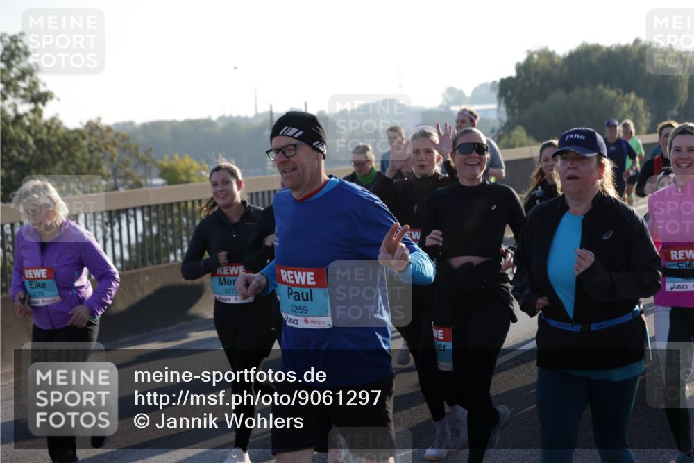 03.10.2025 - Köhlbrandbrückenlauf Jannik Wohlers http://msf.ph/oto/9061297 03.10.2025 09:22:57 Position 3 2175, 3373, 3259 meine-sportfotos.de