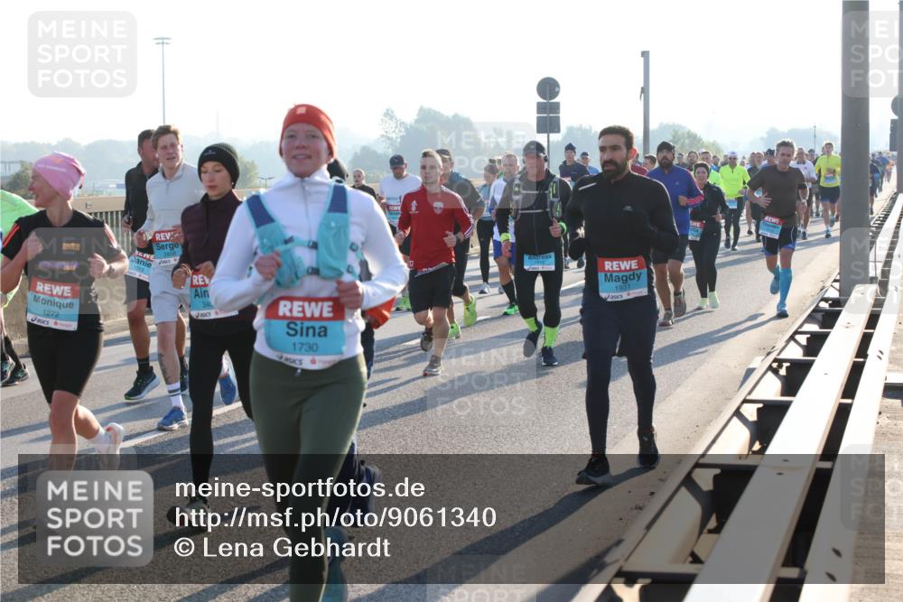 03.10.2025 - Köhlbrandbrückenlauf Lena Gebhardt http://msf.ph/oto/9061340 03.10.2025 09:19:42 Position 1 1272, 1015, 2858, 34, 1730, 1512, 1931 meine-sportfotos.de