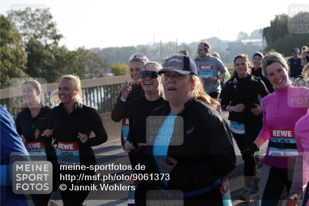 03.10.2025 - Köhlbrandbrückenlauf Jannik Wohlers http://msf.ph/oto/9061373 03.10.2025 09:22:58 Position 3 8373, 3374, 1897, 7000 meine-sportfotos.de