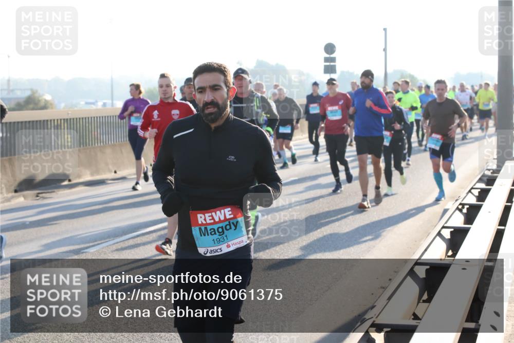 03.10.2025 - Köhlbrandbrückenlauf Lena Gebhardt http://msf.ph/oto/9061375 03.10.2025 09:19:43 Position 1 1931 meine-sportfotos.de
