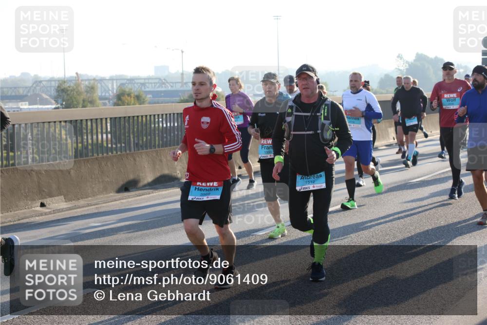 03.10.2025 - Köhlbrandbrückenlauf Lena Gebhardt http://msf.ph/oto/9061409 03.10.2025 09:19:44 Position 1 3569, 1333, 1512 meine-sportfotos.de