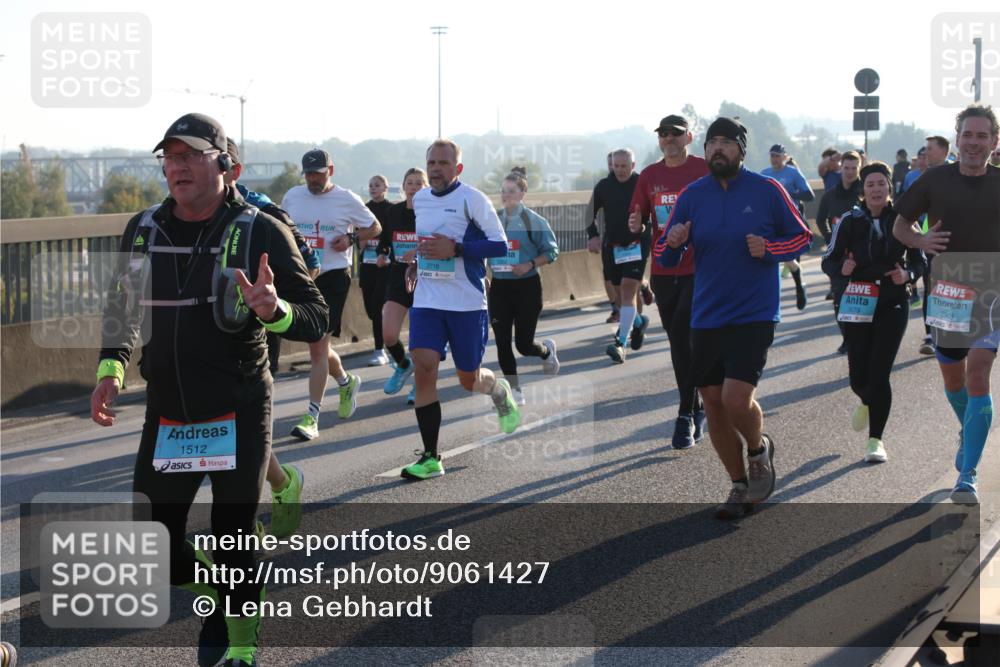 03.10.2025 - Köhlbrandbrückenlauf Lena Gebhardt http://msf.ph/oto/9061427 03.10.2025 09:19:45 Position 1 1512, 2716, 1679, 2903 meine-sportfotos.de