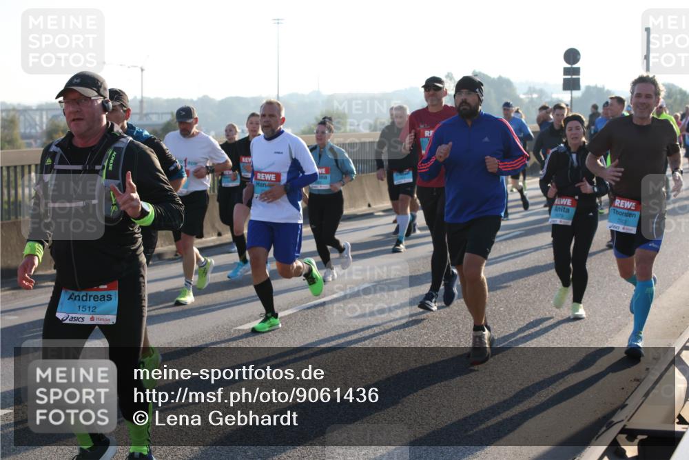 03.10.2025 - Köhlbrandbrückenlauf Lena Gebhardt http://msf.ph/oto/9061436 03.10.2025 09:19:45 Position 1 1512, 2903, 1679 meine-sportfotos.de