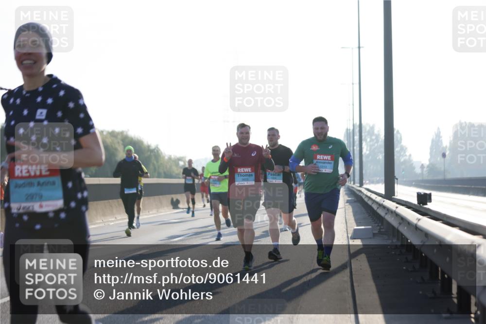 03.10.2025 - Köhlbrandbrückenlauf Jannik Wohlers http://msf.ph/oto/9061441 03.10.2025 09:15:05 Position 3 2979, 3603, 1213 meine-sportfotos.de
