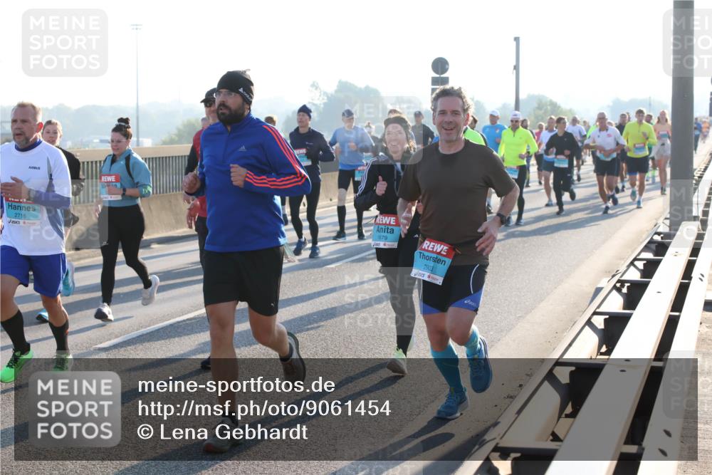 03.10.2025 - Köhlbrandbrückenlauf Lena Gebhardt http://msf.ph/oto/9061454 03.10.2025 09:19:45 Position 1 2716, 1679, 2903 meine-sportfotos.de