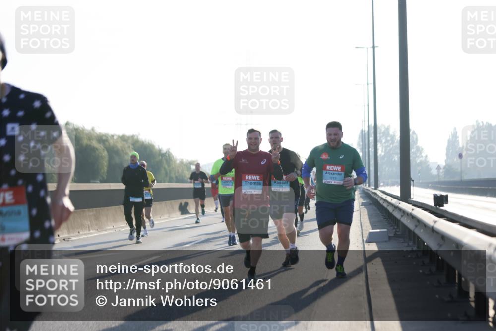 03.10.2025 - Köhlbrandbrückenlauf Jannik Wohlers http://msf.ph/oto/9061461 03.10.2025 09:15:05 Position 3 25, 3603, 1504, 1213 meine-sportfotos.de