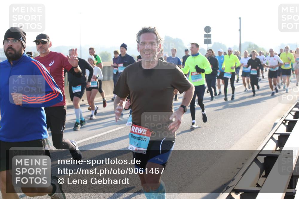 03.10.2025 - Köhlbrandbrückenlauf Lena Gebhardt http://msf.ph/oto/9061467 03.10.2025 09:19:46 Position 1 2903 meine-sportfotos.de