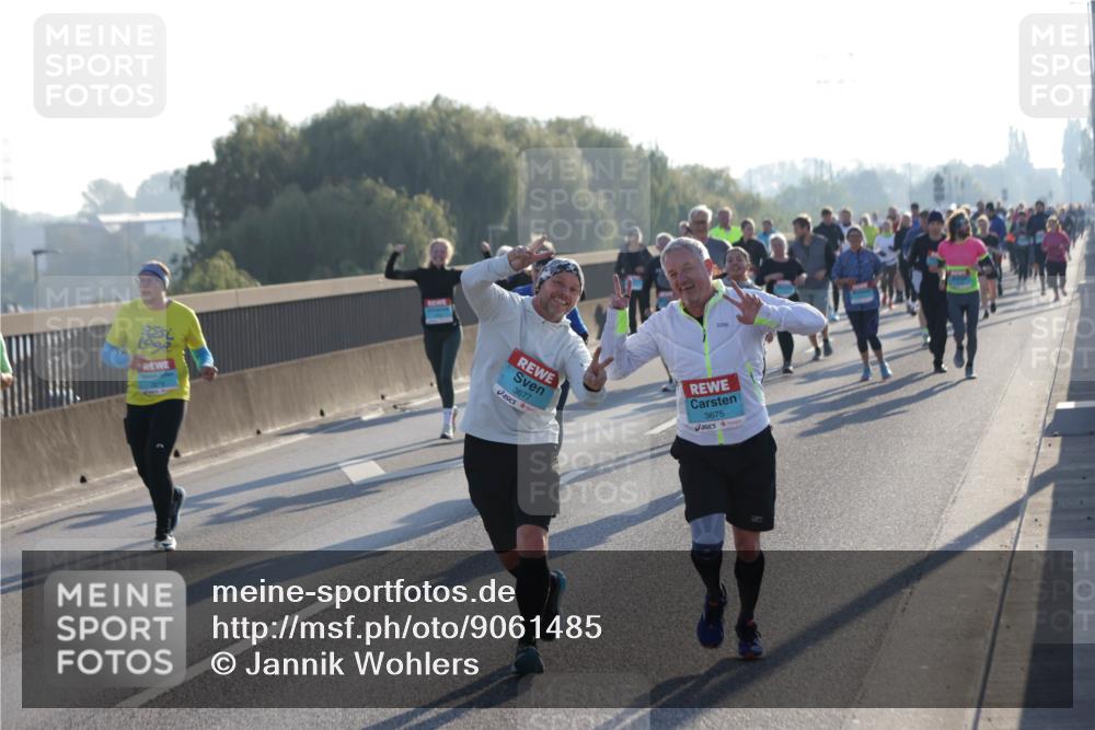 03.10.2025 - Köhlbrandbrückenlauf Jannik Wohlers http://msf.ph/oto/9061485 03.10.2025 09:23:02 Position 3 3677, 3675 meine-sportfotos.de