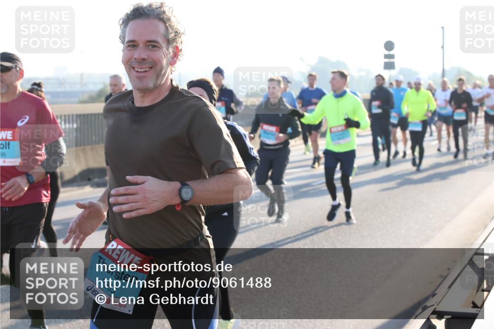 03.10.2025 - Köhlbrandbrückenlauf Lena Gebhardt http://msf.ph/oto/9061488 03.10.2025 09:19:47 Position 1 96, 2903 meine-sportfotos.de