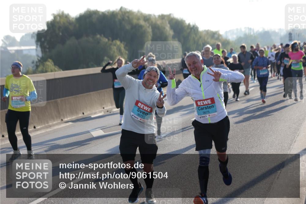 03.10.2025 - Köhlbrandbrückenlauf Jannik Wohlers http://msf.ph/oto/9061504 03.10.2025 09:23:02 Position 3 3677, 3675 meine-sportfotos.de