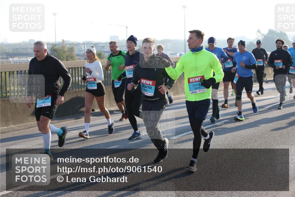 03.10.2025 - Köhlbrandbrückenlauf Lena Gebhardt http://msf.ph/oto/9061540 03.10.2025 09:19:48 Position 1 1450, 1203, 2711, 1257, 2767, 3804 meine-sportfotos.de