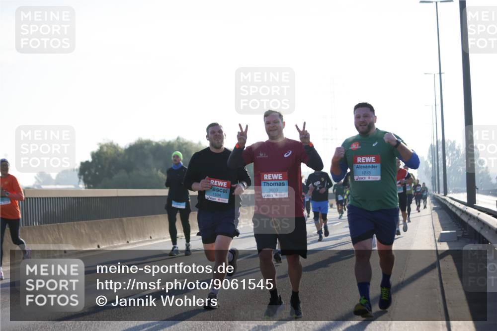 03.10.2025 - Köhlbrandbrückenlauf Jannik Wohlers http://msf.ph/oto/9061545 03.10.2025 09:15:07 Position 3 1504, 3603, 1213 meine-sportfotos.de