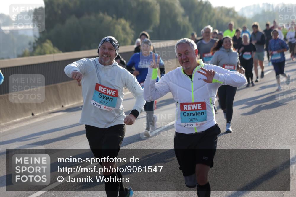 03.10.2025 - Köhlbrandbrückenlauf Jannik Wohlers http://msf.ph/oto/9061547 03.10.2025 09:23:03 Position 3 3677, 3675 meine-sportfotos.de