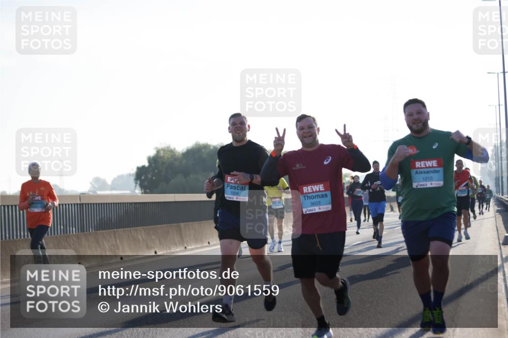 03.10.2025 - Köhlbrandbrückenlauf Jannik Wohlers http://msf.ph/oto/9061559 03.10.2025 09:15:07 Position 3 1504, 3603, 1213 meine-sportfotos.de