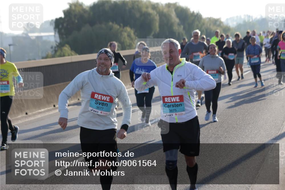 03.10.2025 - Köhlbrandbrückenlauf Jannik Wohlers http://msf.ph/oto/9061564 03.10.2025 09:23:03 Position 3 3677, 3675 meine-sportfotos.de