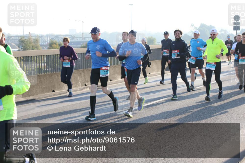 03.10.2025 - Köhlbrandbrückenlauf Lena Gebhardt http://msf.ph/oto/9061576 03.10.2025 09:19:49 Position 1  meine-sportfotos.de