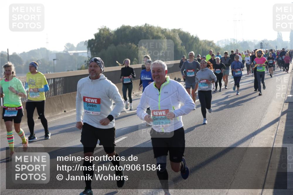 03.10.2025 - Köhlbrandbrückenlauf Jannik Wohlers http://msf.ph/oto/9061584 03.10.2025 09:23:03 Position 3 3677, 3675 meine-sportfotos.de