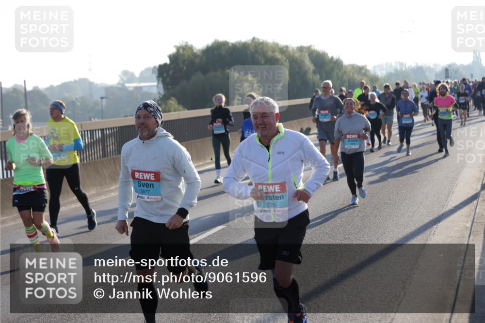 03.10.2025 - Köhlbrandbrückenlauf Jannik Wohlers http://msf.ph/oto/9061596 03.10.2025 09:23:03 Position 3 3677, 3675 meine-sportfotos.de