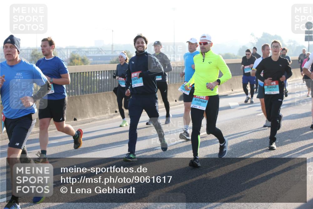 03.10.2025 - Köhlbrandbrückenlauf Lena Gebhardt http://msf.ph/oto/9061617 03.10.2025 09:19:50 Position 1 2015, 2, 0, 2950, 2942, 3411 meine-sportfotos.de