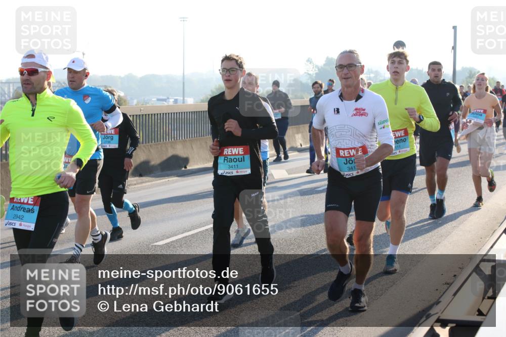 03.10.2025 - Köhlbrandbrückenlauf Lena Gebhardt http://msf.ph/oto/9061655 03.10.2025 09:19:51 Position 1 2942, 3411, 3411, 111 meine-sportfotos.de
