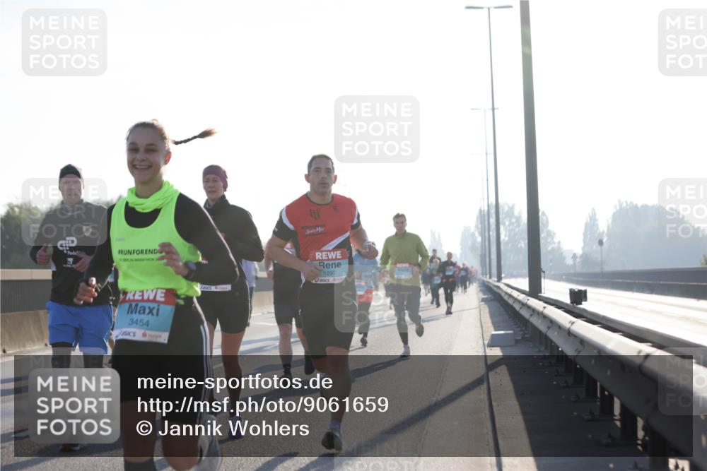 03.10.2025 - Köhlbrandbrückenlauf Jannik Wohlers http://msf.ph/oto/9061659 03.10.2025 09:15:11 Position 3 20, 3454, 1297 meine-sportfotos.de