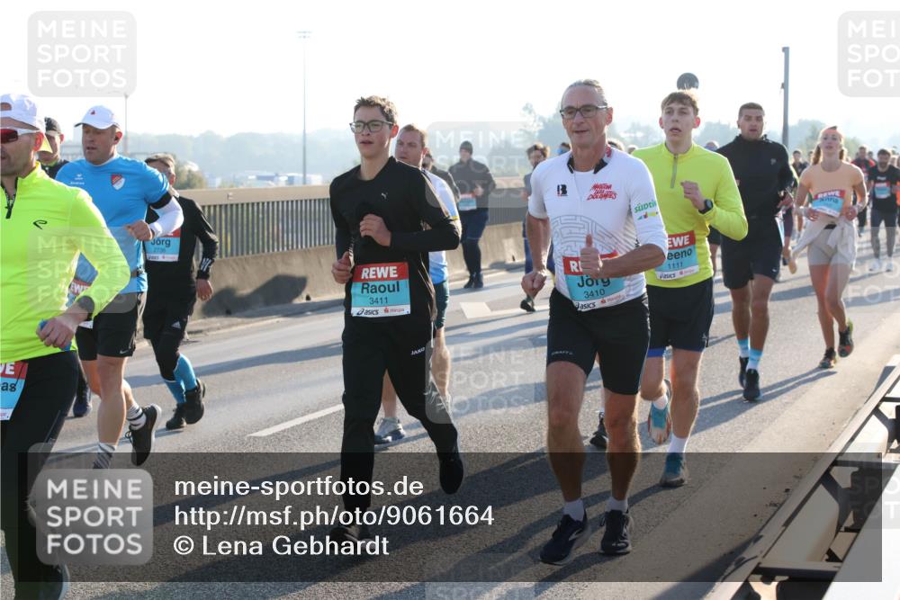 03.10.2025 - Köhlbrandbrückenlauf Lena Gebhardt http://msf.ph/oto/9061664 03.10.2025 09:19:51 Position 1 2736, 3411, 3410, 1111 meine-sportfotos.de
