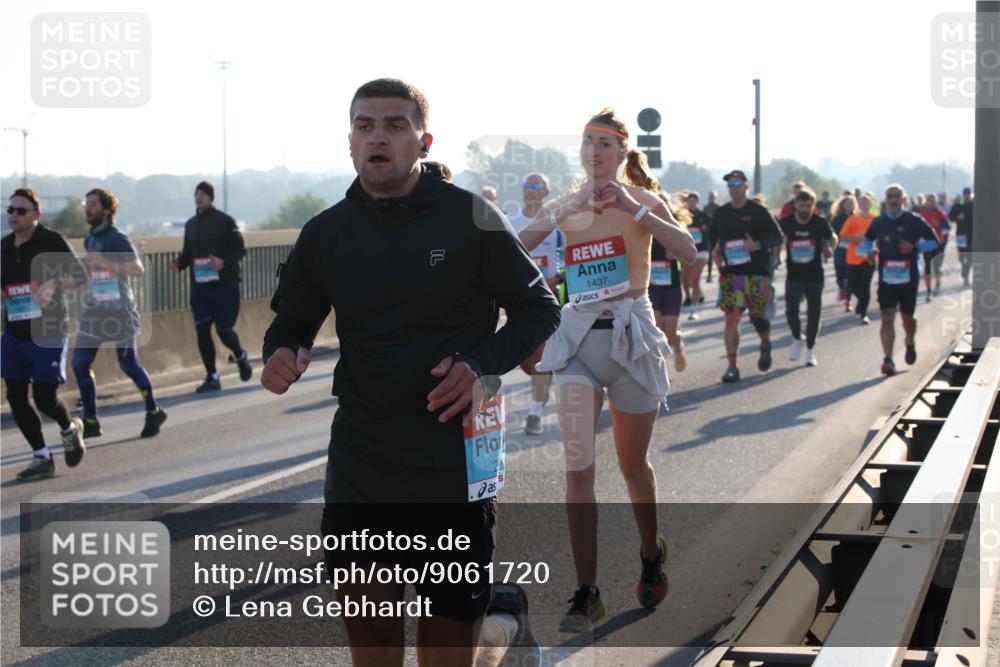 03.10.2025 - Köhlbrandbrückenlauf Lena Gebhardt http://msf.ph/oto/9061720 03.10.2025 09:19:53 Position 1 21, 1437 meine-sportfotos.de