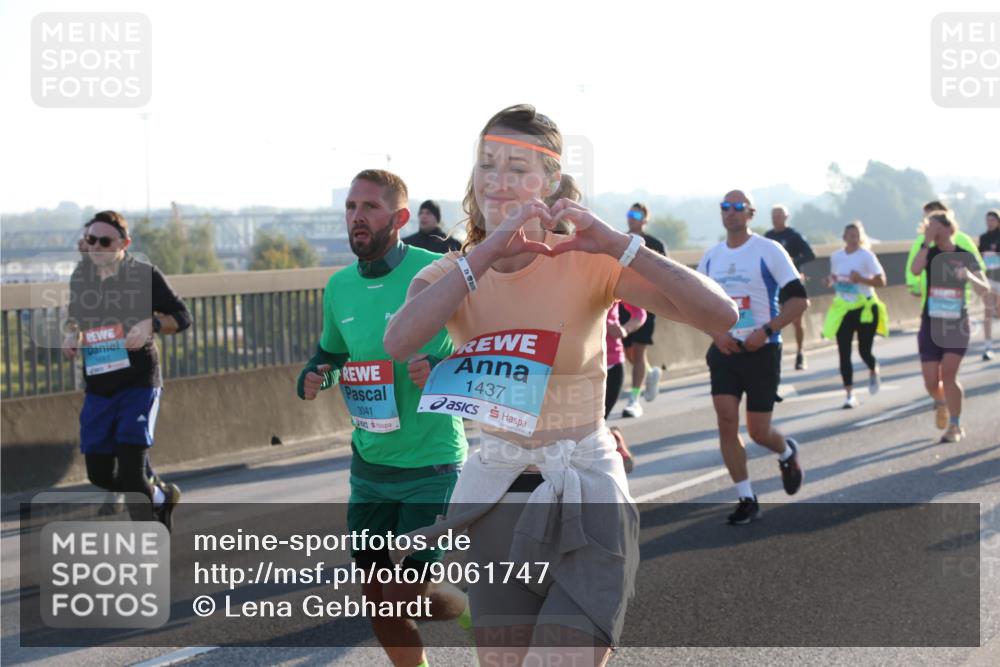 03.10.2025 - Köhlbrandbrückenlauf Lena Gebhardt http://msf.ph/oto/9061747 03.10.2025 09:19:54 Position 1 3041, 1437 meine-sportfotos.de