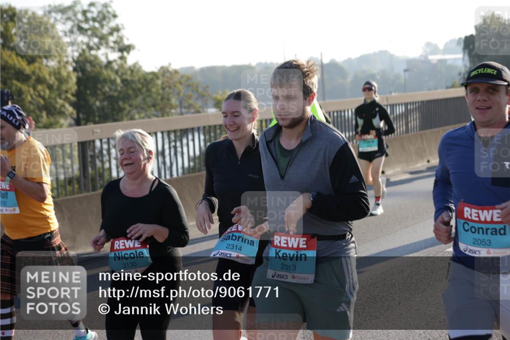 03.10.2025 - Köhlbrandbrückenlauf Jannik Wohlers http://msf.ph/oto/9061771 03.10.2025 09:23:12 Position 3 3122, 3130, 2314, 2313, 2053 meine-sportfotos.de