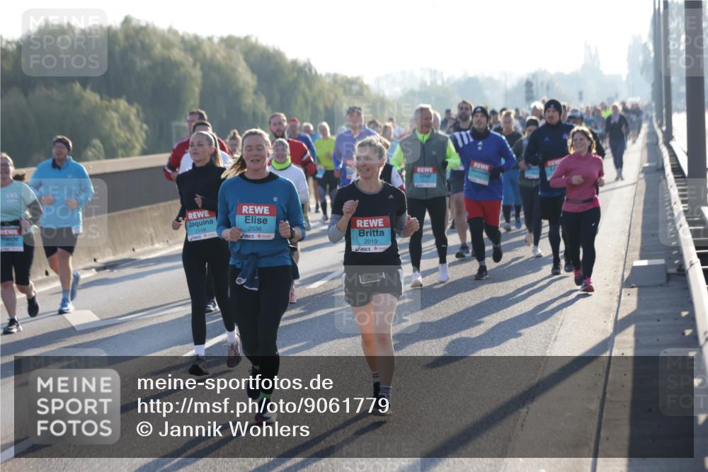 03.10.2025 - Köhlbrandbrückenlauf Jannik Wohlers http://msf.ph/oto/9061779 03.10.2025 09:23:14 Position 3 2149, 2036, 2019 meine-sportfotos.de