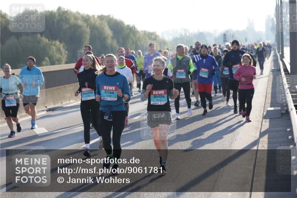 03.10.2025 - Köhlbrandbrückenlauf Jannik Wohlers http://msf.ph/oto/9061781 03.10.2025 09:23:14 Position 3 400, 2149, 2036, 2019 meine-sportfotos.de