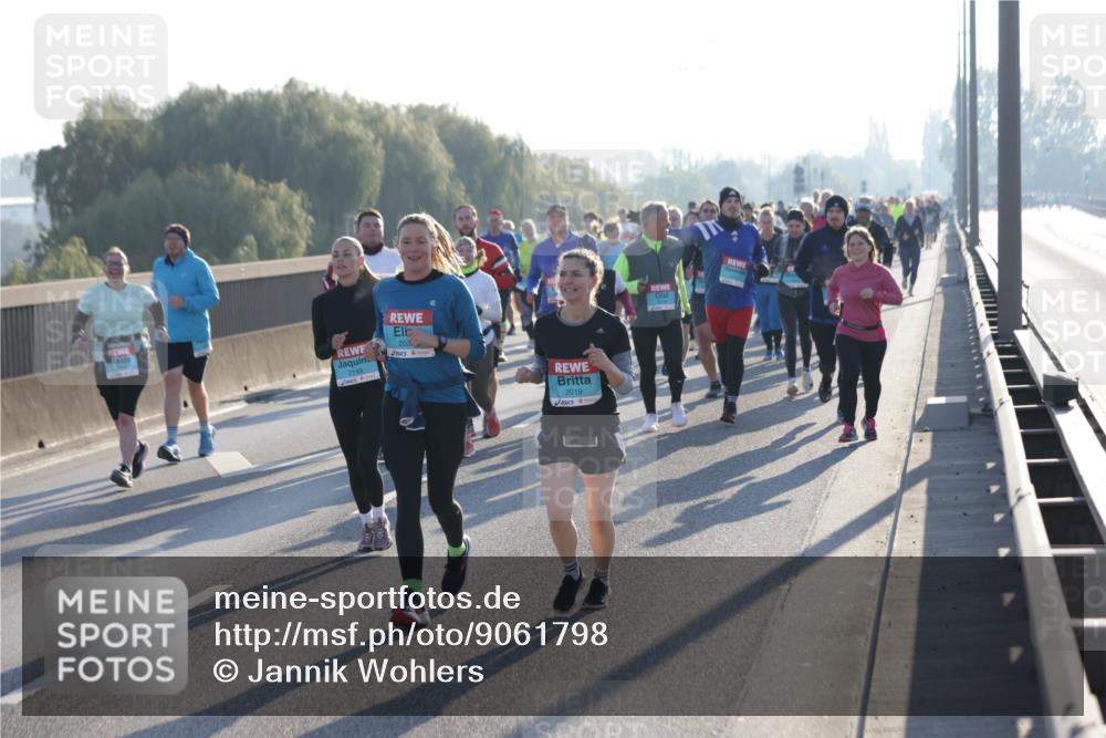 03.10.2025 - Köhlbrandbrückenlauf Jannik Wohlers http://msf.ph/oto/9061798 03.10.2025 09:23:14 Position 3 203, 2149, 2019 meine-sportfotos.de