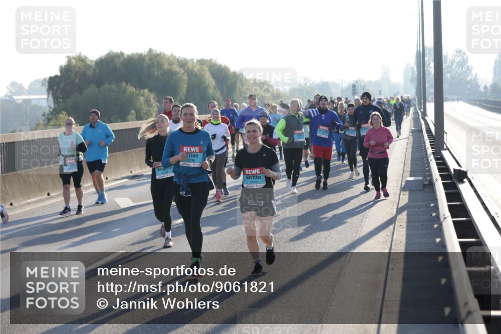 03.10.2025 - Köhlbrandbrückenlauf Jannik Wohlers http://msf.ph/oto/9061821 03.10.2025 09:23:14 Position 3 2036, 2149, 2019 meine-sportfotos.de