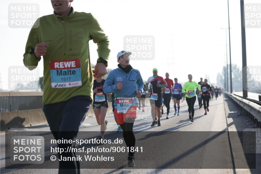 03.10.2025 - Köhlbrandbrückenlauf Jannik Wohlers http://msf.ph/oto/9061841 03.10.2025 09:15:15 Position 3 1517, 1330 meine-sportfotos.de