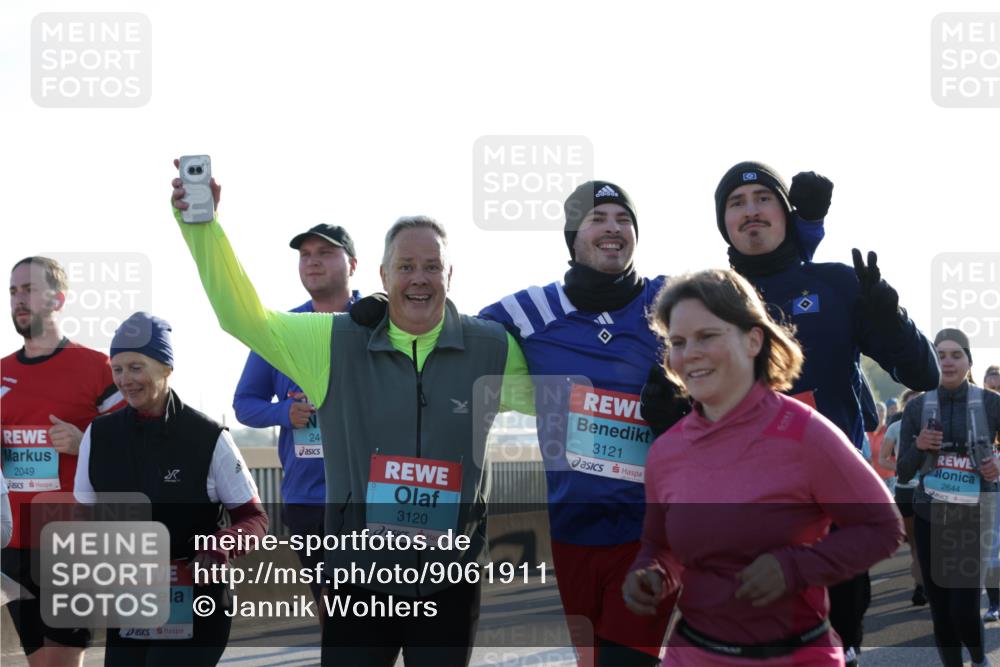 03.10.2025 - Köhlbrandbrückenlauf Jannik Wohlers http://msf.ph/oto/9061911 03.10.2025 09:23:20 Position 3 2049, 3001, 24, 3120, 3121, 1809, 2644 meine-sportfotos.de
