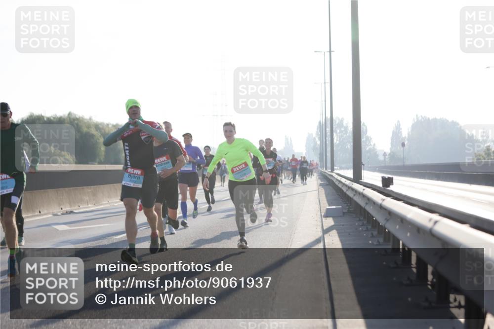 03.10.2025 - Köhlbrandbrückenlauf Jannik Wohlers http://msf.ph/oto/9061937 03.10.2025 09:15:16 Position 3 577 meine-sportfotos.de